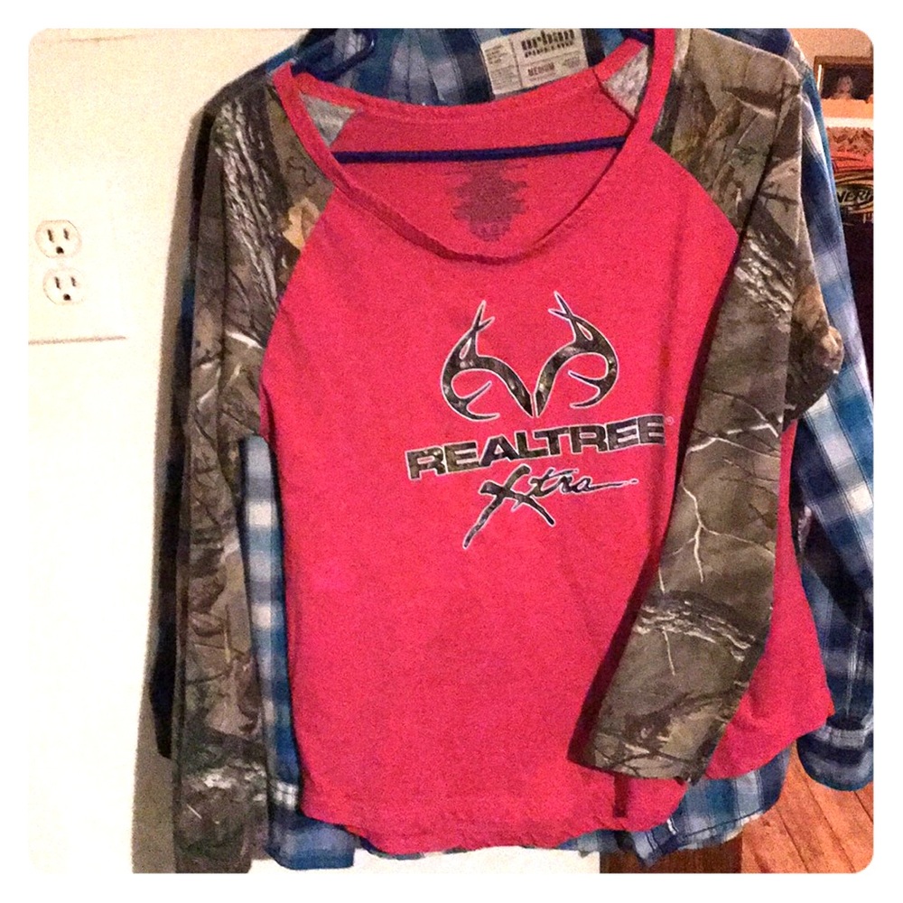 Sold locally Realtree baseball t shirt EUC size lg
